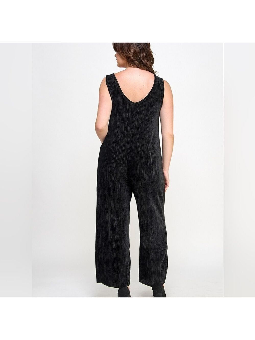 Elegant Black Velvet Sleeveless Jumpsuit Plus Sizes - Picture 3 of 4